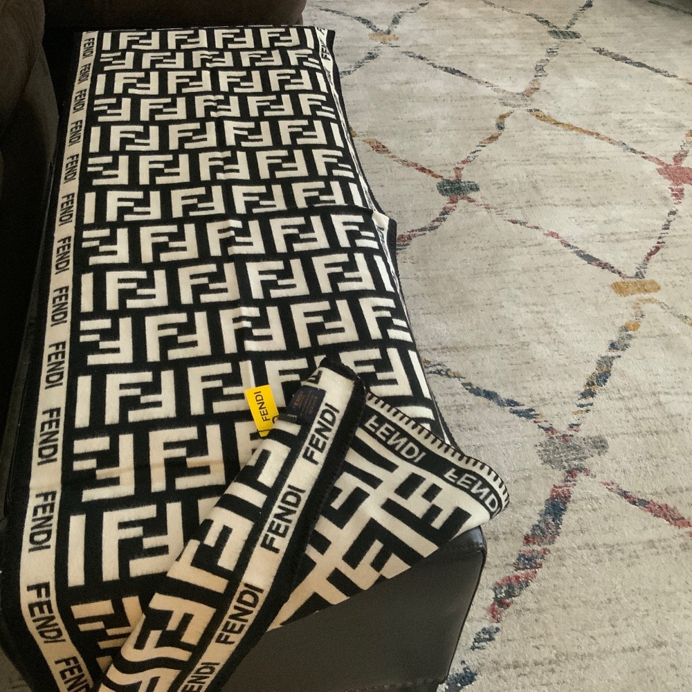 OVERSIZED FENDI SCARF